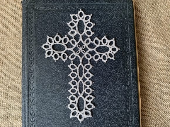 FSL Tatting Cross Bookmark Design Review